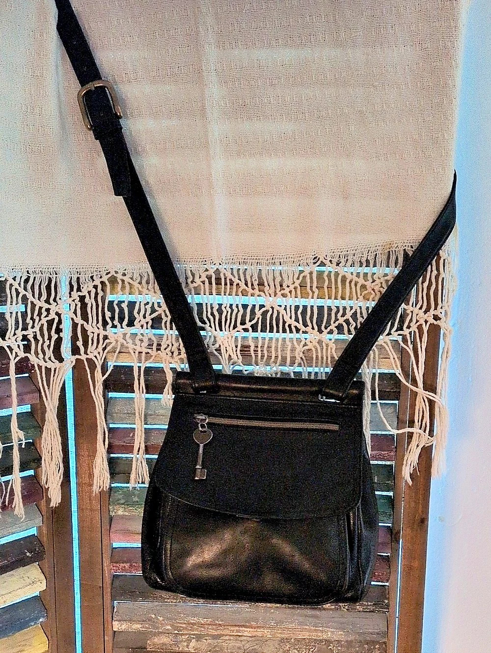 Fossil Vintage Fossil 75082 Leather Flap Bag Vintage 75082 Leather Flap